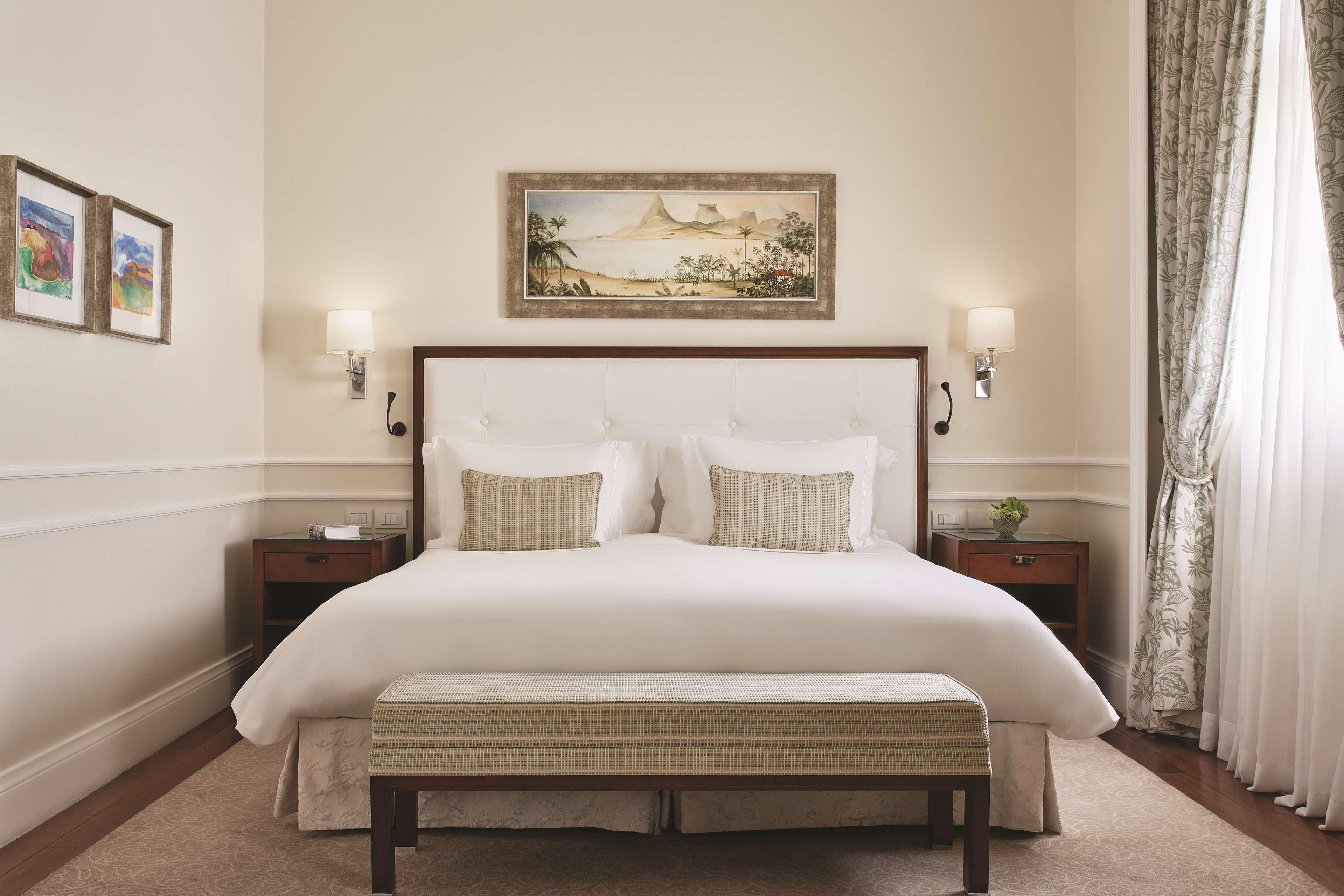 Copacabana Palace, A Belmond Hotel, Rio De Janeiro Ngoại thất bức ảnh A bedroom at the hotel