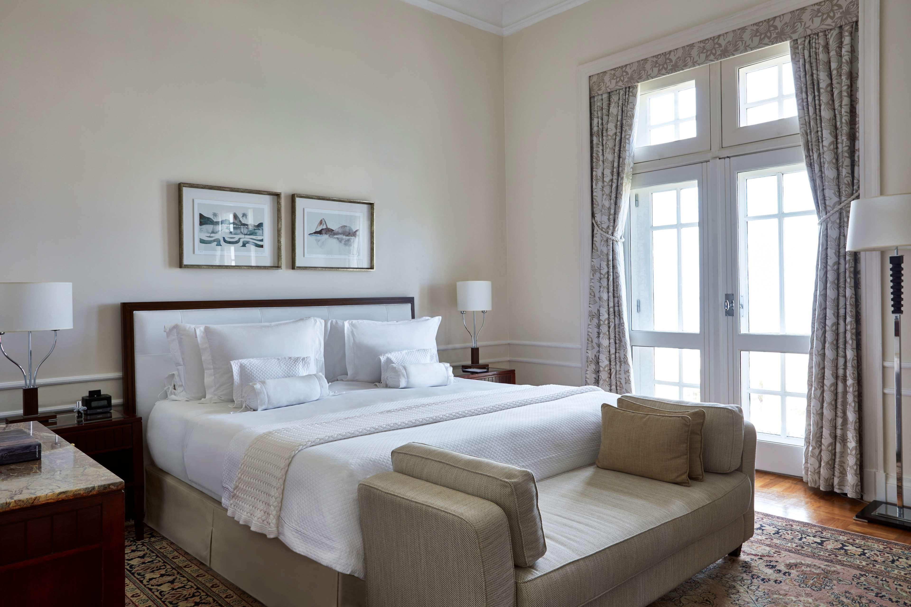 Copacabana Palace, A Belmond Hotel, Rio De Janeiro Ngoại thất bức ảnh A bedroom at the Fullerton Hotel