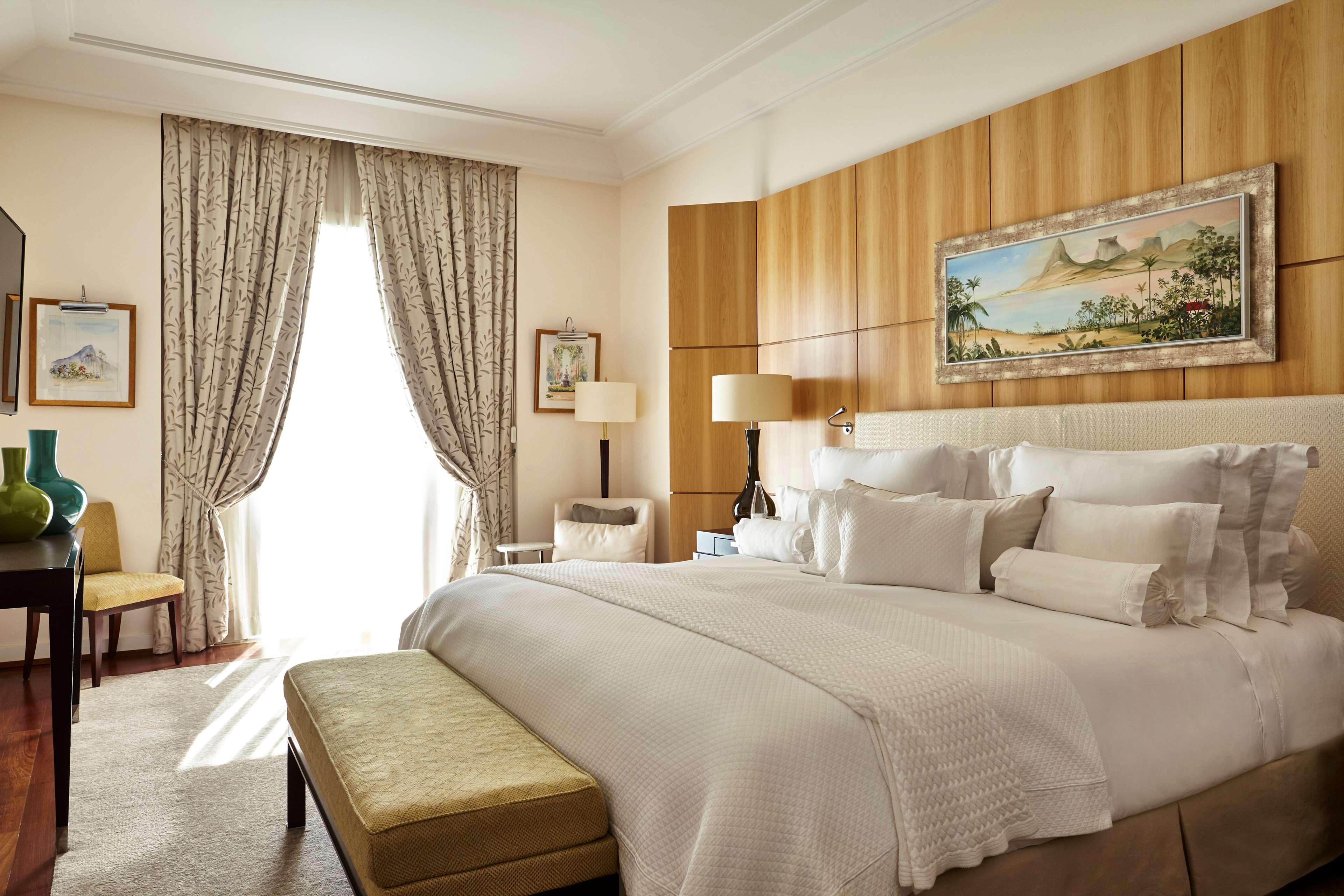 Copacabana Palace, A Belmond Hotel, Rio De Janeiro Ngoại thất bức ảnh A bedroom at the Four Seasons Hotel