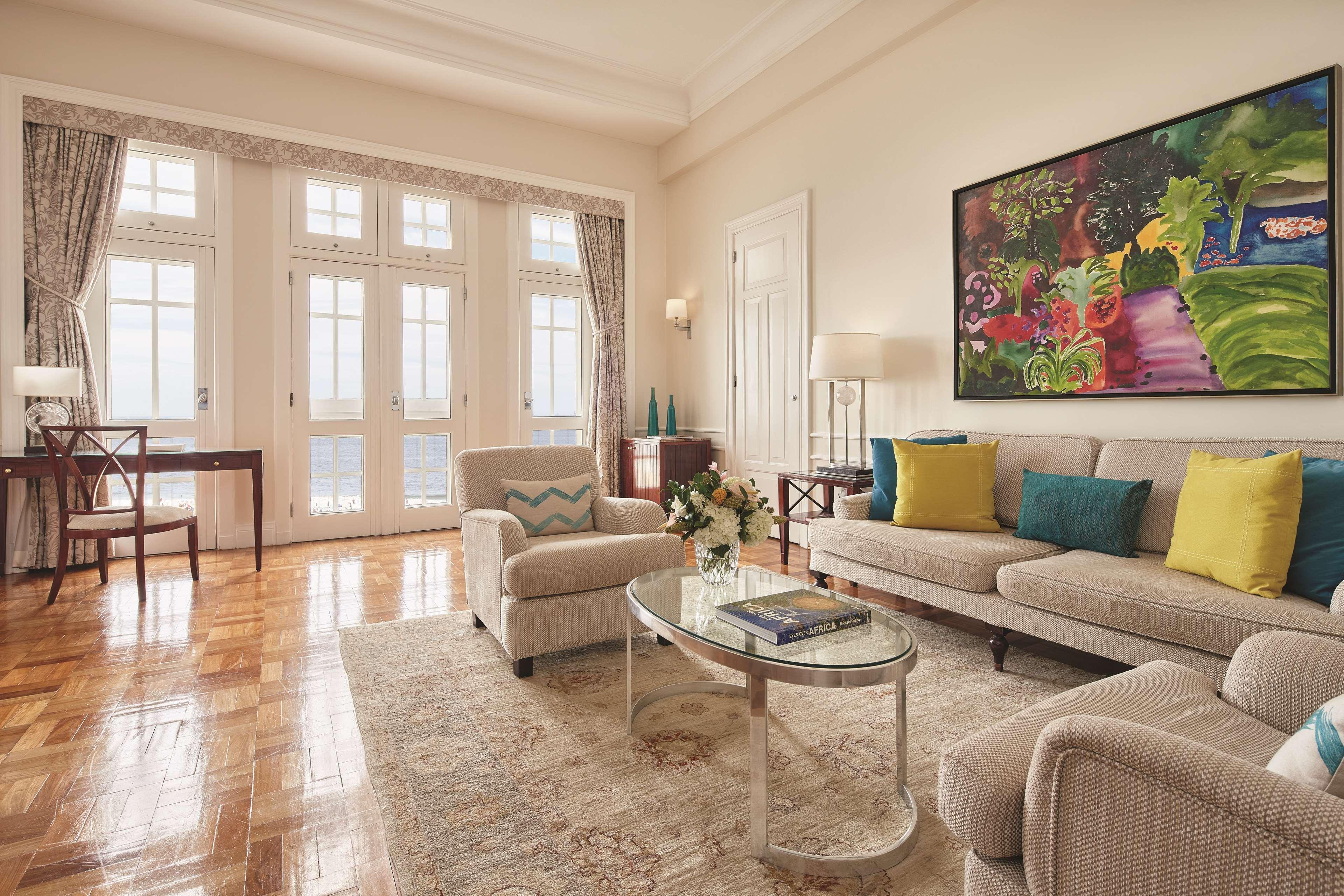 Copacabana Palace, A Belmond Hotel, Rio De Janeiro Ngoại thất bức ảnh A living room at the Mandarin Oriental, Athens