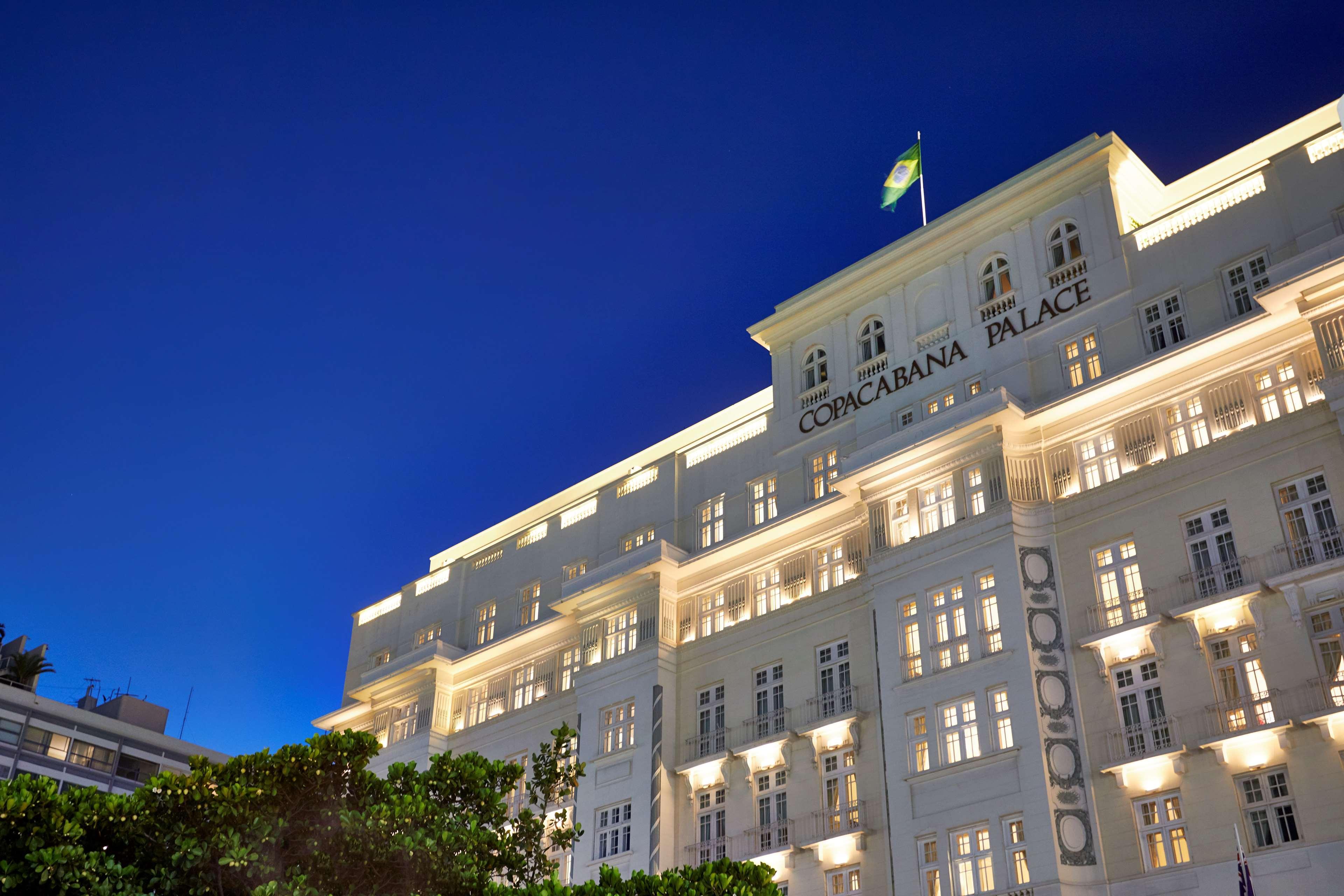 Copacabana Palace, A Belmond Hotel, Rio De Janeiro Ngoại thất bức ảnh The hotel at night