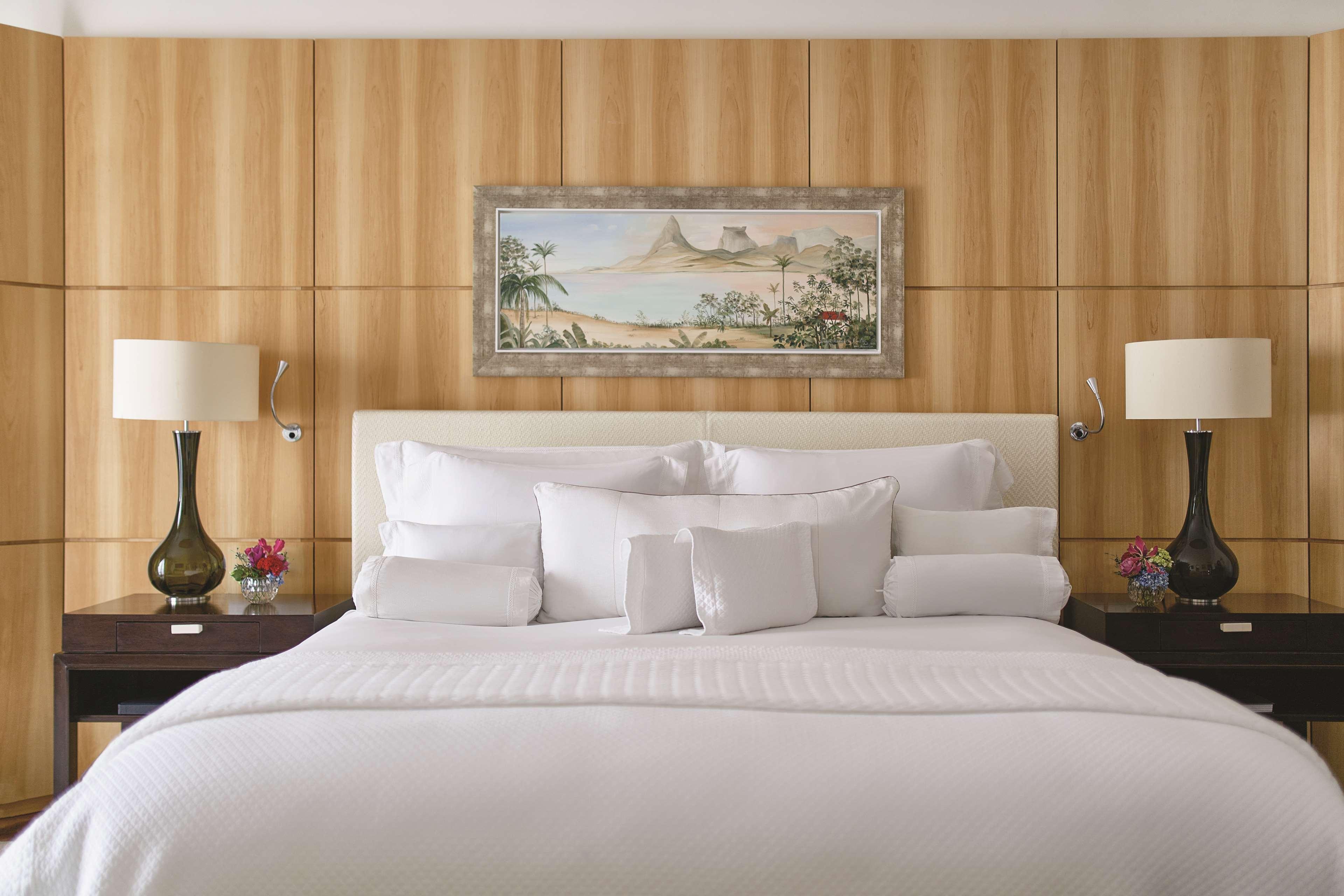 Copacabana Palace, A Belmond Hotel, Rio De Janeiro Ngoại thất bức ảnh A bedroom at the Westin