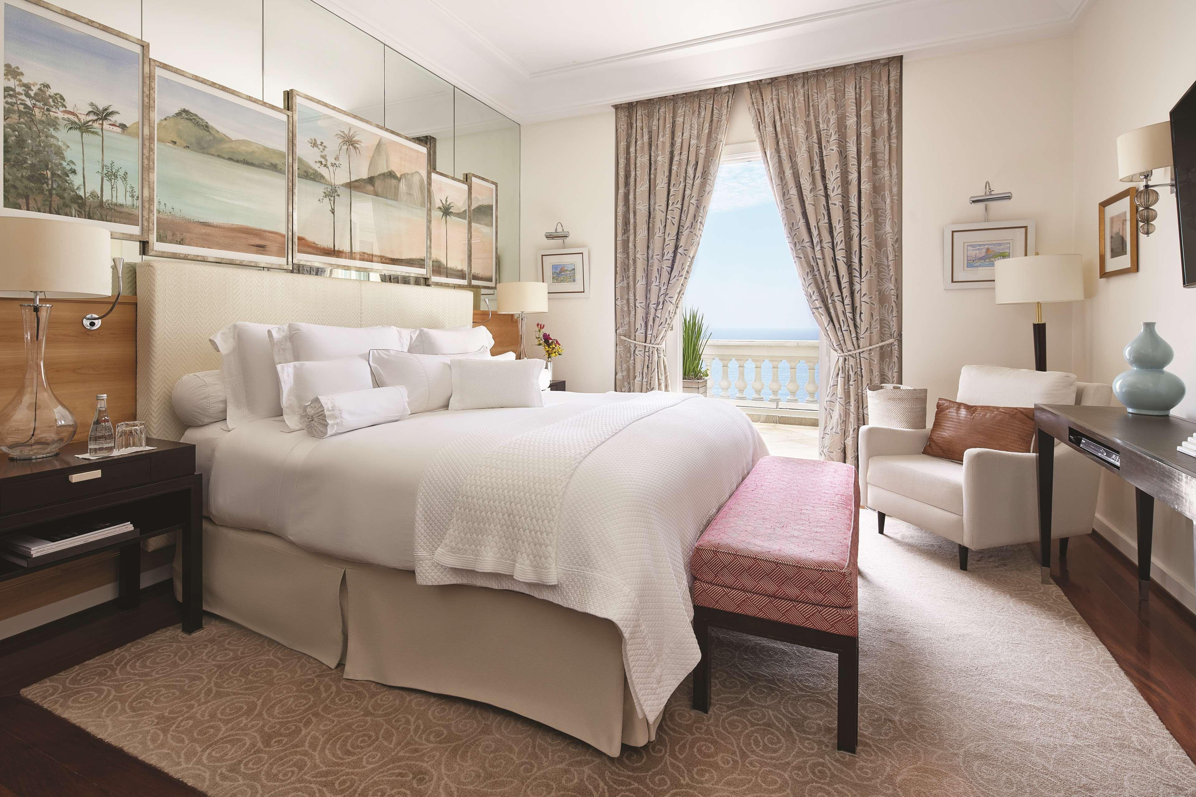 Copacabana Palace, A Belmond Hotel, Rio De Janeiro Ngoại thất bức ảnh A bedroom at The St. Regis