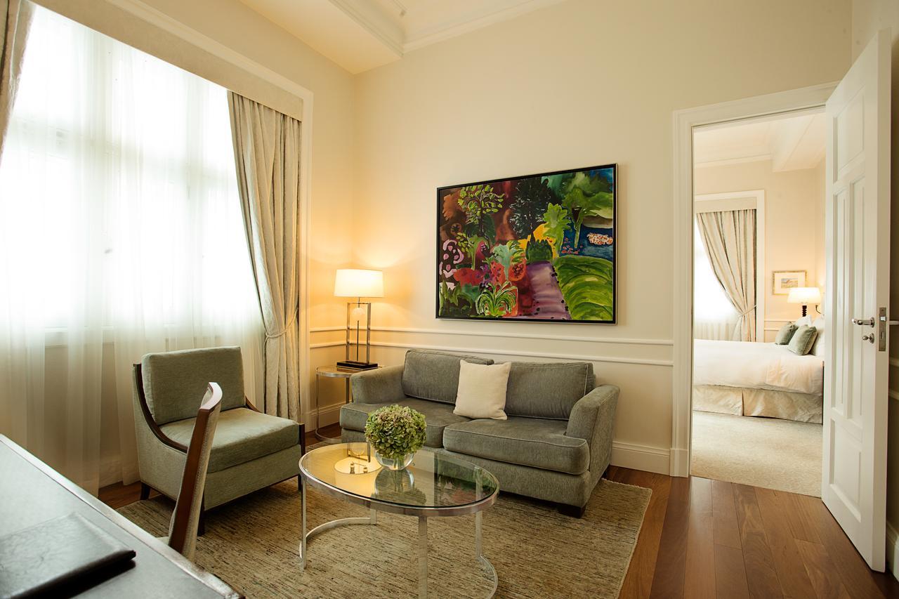 Copacabana Palace, A Belmond Hotel, Rio De Janeiro Ngoại thất bức ảnh A suite at the Mandarin Oriental, Singapore